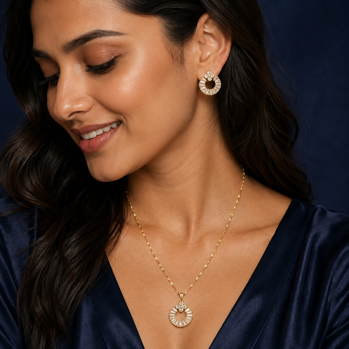 Ensemble collier et boucles cercle serti doré