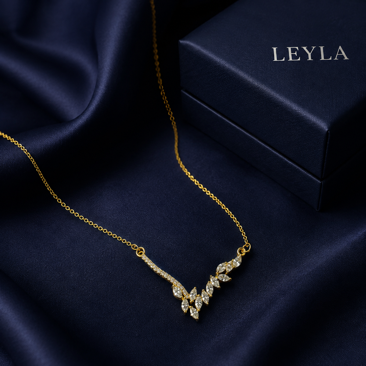 Collier V épi serti doré