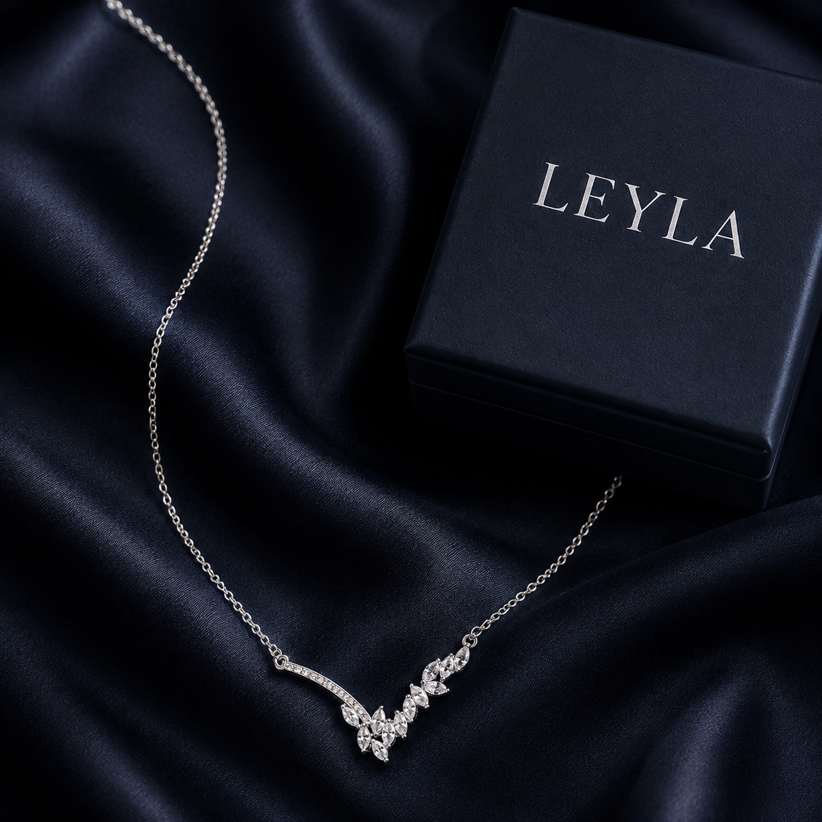 Collier V épi serti argenté