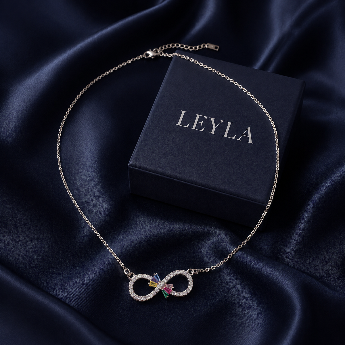 Collier infini pierres colorées argenté