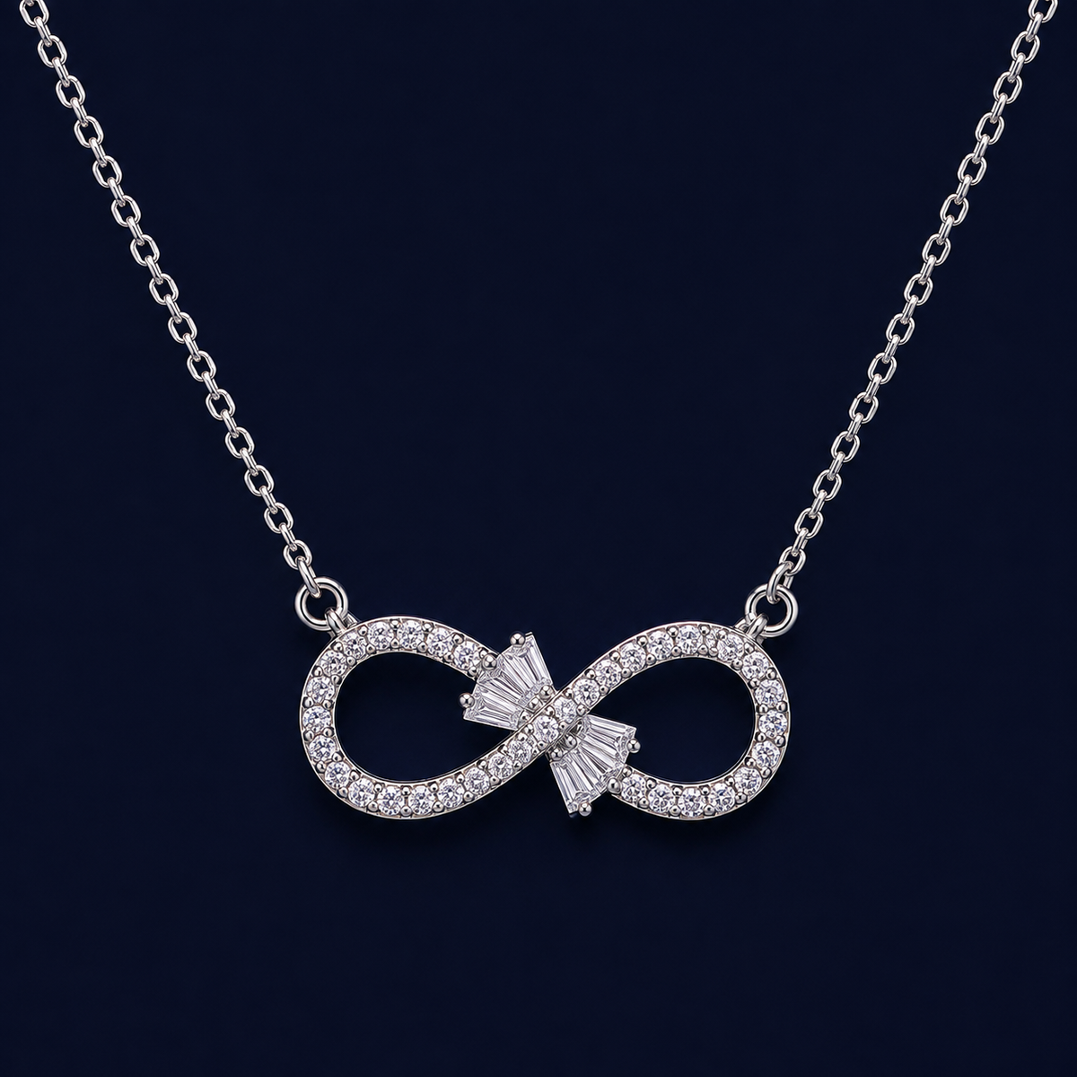 Collier infini pierres blanches argenté
