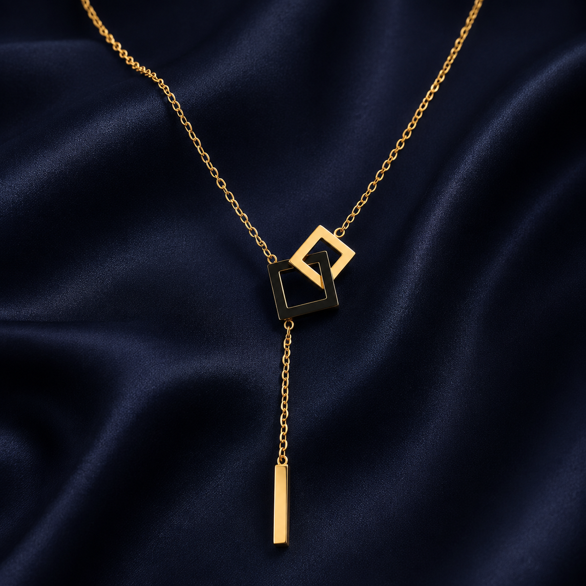Collier carrés entrelacés doré