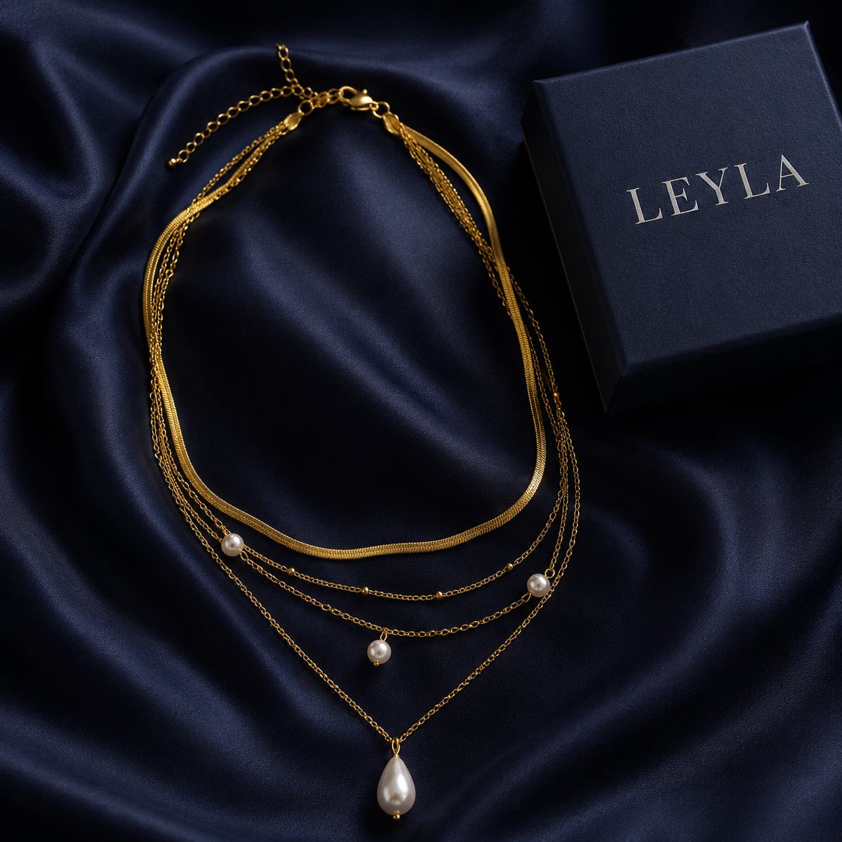 Collier multirangs perles doré