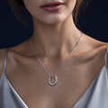 Collier pendentif U argenté